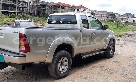 ይግዙ ያገለገለ Toyota Hilux ብር መኪና በ አዲስ አበባ በ ኢትዮጵያ ይግዙ ያገለገለ Toyota Hilux ብር መኪና በ አዲስ አበባ በ ኢትዮጵያ