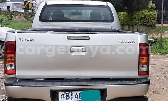 ይግዙ ያገለገለ Toyota Hilux ብር መኪና በ አዲስ አበባ በ ኢትዮጵያ ይግዙ ያገለገለ Toyota Hilux ብር መኪና በ አዲስ አበባ በ ኢትዮጵያ