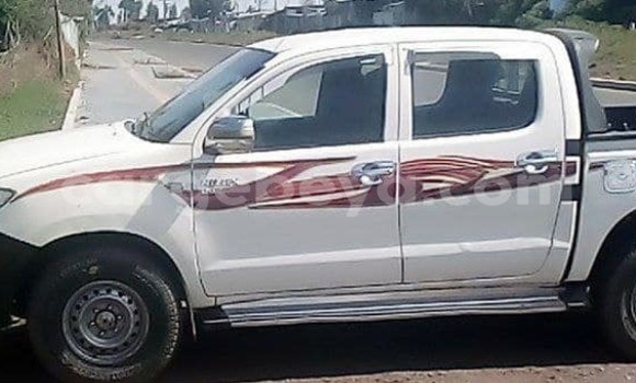 Buy Used Toyota Hilux White Car in Addis–Ababa in Ethiopia