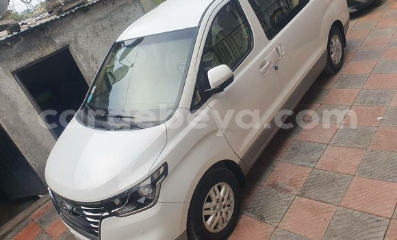 Buy Used Hyundai H1 White Car in Addis–Ababa in Ethiopia