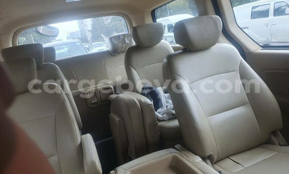 Acheter Occasion Voiture Hyundai H1 Blanc à Addis Ababa, Ethiopie Acheter Occasion Voiture Hyundai H1 Blanc à Addis Ababa, Ethiopie