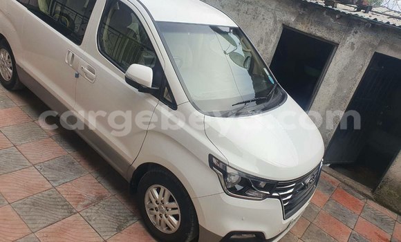 Acheter Occasion Voiture Hyundai H1 Blanc à Addis Ababa, Ethiopie Acheter Occasion Voiture Hyundai H1 Blanc à Addis Ababa, Ethiopie