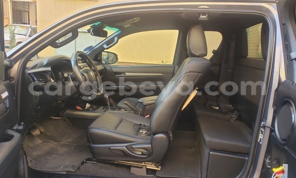 Acheter Occasion Voiture Toyota Hiluxe Revo Beige à Addis Ababa, Ethiopie Acheter Occasion Voiture Toyota Hiluxe Revo Beige à Addis Ababa, Ethiopie
