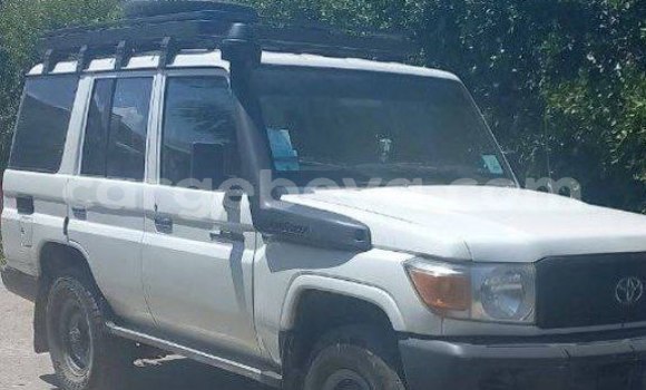 Acheter Occasion Voiture Toyota Mark II Blanc à Addis Ababa, Ethiopie Acheter Occasion Voiture Toyota Mark II Blanc à Addis Ababa, Ethiopie