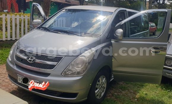 ይግዙ ያገለገለ Hyundai Starex ብር መኪና በ አዲስ አበባ በ ኢትዮጵያ ይግዙ ያገለገለ Hyundai Starex ብር መኪና በ አዲስ አበባ በ ኢትዮጵያ