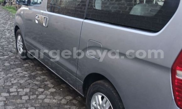 ይግዙ ያገለገለ Hyundai Starex ብር መኪና በ አዲስ አበባ በ ኢትዮጵያ ይግዙ ያገለገለ Hyundai Starex ብር መኪና በ አዲስ አበባ በ ኢትዮጵያ