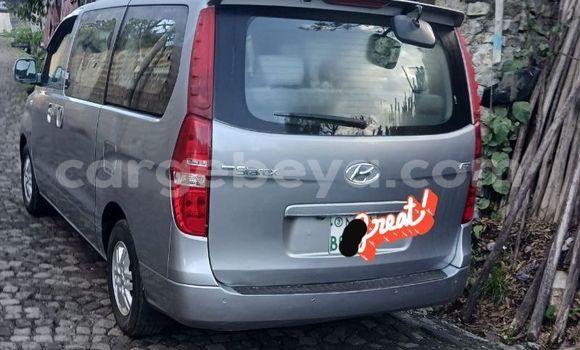 ይግዙ ያገለገለ Hyundai Starex ብር መኪና በ አዲስ አበባ በ ኢትዮጵያ ይግዙ ያገለገለ Hyundai Starex ብር መኪና በ አዲስ አበባ በ ኢትዮጵያ