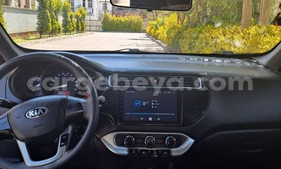 ይግዙ ያገለገለ Kia Rio Beige መኪና በ አዲስ አበባ በ ኢትዮጵያ ይግዙ ያገለገለ Kia Rio Beige መኪና በ አዲስ አበባ በ ኢትዮጵያ