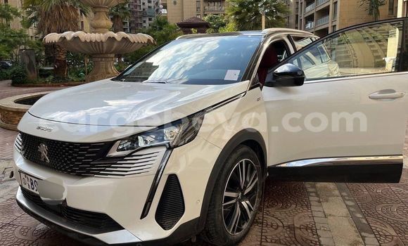 ይግዙ ያገለገለ Peugeot 5008 ነጭ መኪና በ አዲስ አበባ በ ኢትዮጵያ