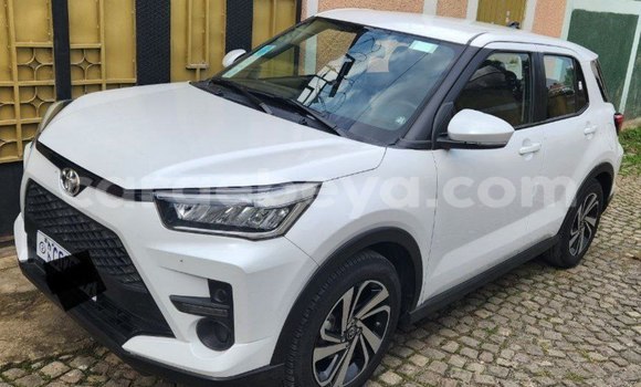 Buy Used Toyota Ractis White Car in Addis–Ababa in Ethiopia