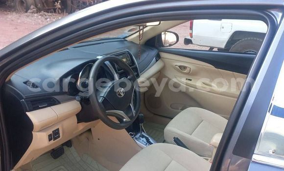 Acheter Occasion Voiture Toyota Yaris Beige à Addis Ababa, Ethiopie Acheter Occasion Voiture Toyota Yaris Beige à Addis Ababa, Ethiopie