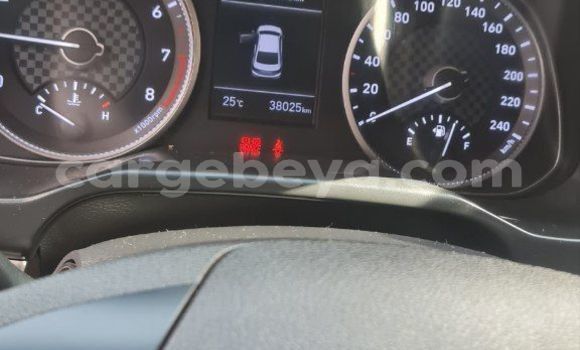 Acheter Occasion Voiture Hyundai Avante Beige à Addis Ababa, Ethiopie Acheter Occasion Voiture Hyundai Avante Beige à Addis Ababa, Ethiopie