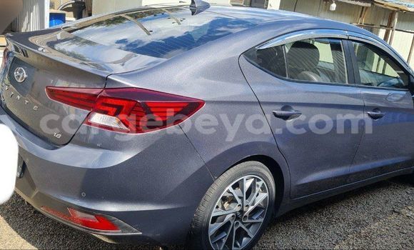 Acheter Occasion Voiture Hyundai Avante Beige à Addis Ababa, Ethiopie Acheter Occasion Voiture Hyundai Avante Beige à Addis Ababa, Ethiopie