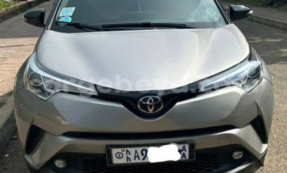 Acheter Occasion Voiture Toyota C-HR Gris à Addis Ababa, Ethiopie Acheter Occasion Voiture Toyota C-HR Gris à Addis Ababa, Ethiopie
