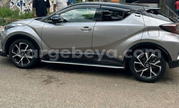 Acheter Occasion Voiture Toyota C-HR Gris à Addis Ababa, Ethiopie Acheter Occasion Voiture Toyota C-HR Gris à Addis Ababa, Ethiopie
