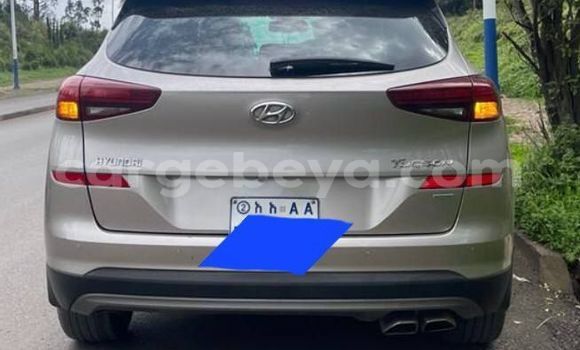 Acheter Occasion Voiture Hyundai Tucson Gris à Addis Ababa, Ethiopie Acheter Occasion Voiture Hyundai Tucson Gris à Addis Ababa, Ethiopie