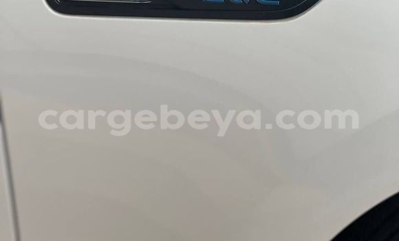 Acheter Neuf Voiture Mercedes-Benz E–Class Blanc à Addis Ababa, Ethiopie Acheter Neuf Voiture Mercedes-Benz E–Class Blanc à Addis Ababa, Ethiopie