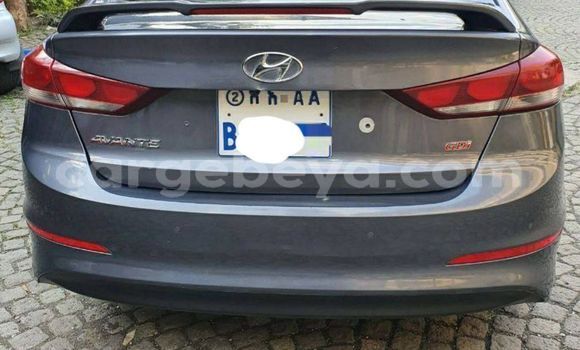 Acheter Occasion Voiture Hyundai Avante Beige à Addis Ababa, Ethiopie Acheter Occasion Voiture Hyundai Avante Beige à Addis Ababa, Ethiopie