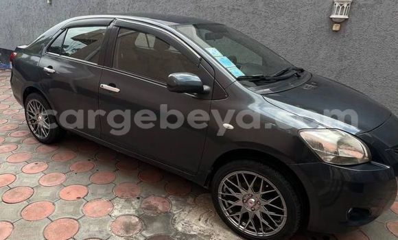 Acheter Occasion Voiture Toyota Yaris Noir à Addis Ababa, Ethiopie Acheter Occasion Voiture Toyota Yaris Noir à Addis Ababa, Ethiopie