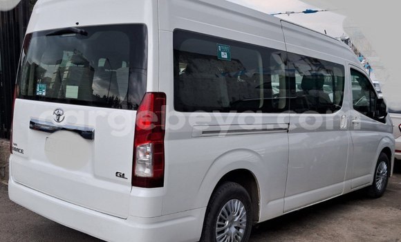 Buy Used Toyota Hiace White Car in Addis–Ababa in Ethiopia Buy Used Toyota Hiace White Car in Addis–Ababa in Ethiopia