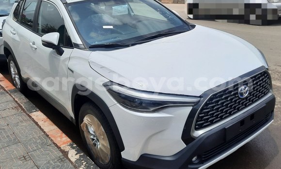 ይግዙ አዲስ Toyota Corolla Cross ነጭ መኪና በ አዲስ አበባ በ ኢትዮጵያ