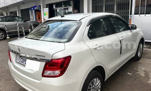 Acheter Occasion Voiture Suzuki Dzire Blanc à Addis Ababa, Ethiopie Acheter Occasion Voiture Suzuki Dzire Blanc à Addis Ababa, Ethiopie
