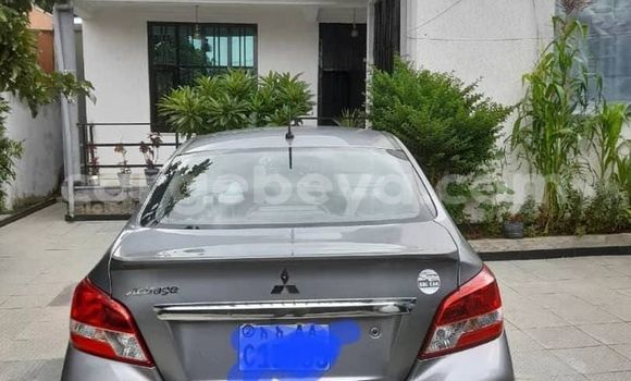 ይግዙ ያገለገለ Mitsubishi Attrage ሌላ መኪና በ አዲስ አበባ በ ኢትዮጵያ ይግዙ ያገለገለ Mitsubishi Attrage ሌላ መኪና በ አዲስ አበባ በ ኢትዮጵያ