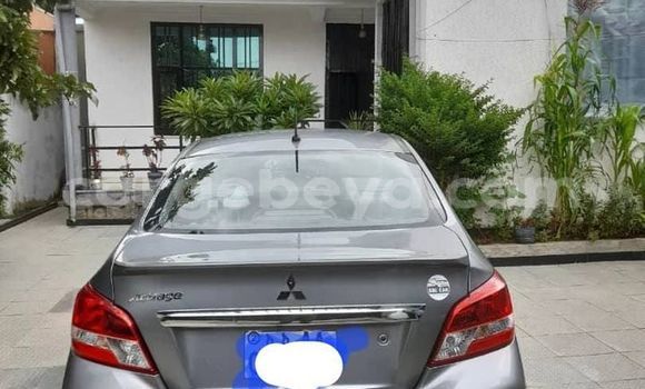 ይግዙ ያገለገለ Mitsubishi Attrage ሌላ መኪና በ አዲስ አበባ በ ኢትዮጵያ ይግዙ ያገለገለ Mitsubishi Attrage ሌላ መኪና በ አዲስ አበባ በ ኢትዮጵያ