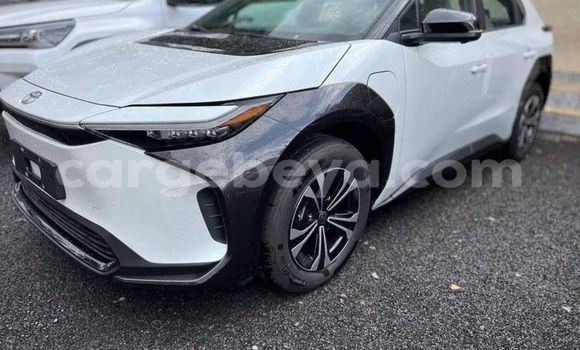 Buy Used Toyota RAV4 White Car in Addis–Ababa in Ethiopia