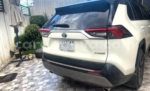 ይግዙ ያገለገለ Toyota RAV4 ነጭ መኪና በ አዲስ አበባ በ ኢትዮጵያ ይግዙ ያገለገለ Toyota RAV4 ነጭ መኪና በ አዲስ አበባ በ ኢትዮጵያ