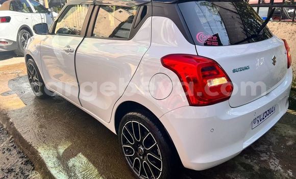 ይግዙ ያገለገለ Suzuki Swift ነጭ መኪና በ አዲስ አበባ በ ኢትዮጵያ ይግዙ ያገለገለ Suzuki Swift ነጭ መኪና በ አዲስ አበባ በ ኢትዮጵያ