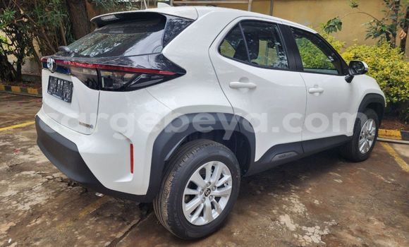 Buy New Toyota Yaris White Car in Addis–Ababa in Ethiopia Buy New Toyota Yaris White Car in Addis–Ababa in Ethiopia