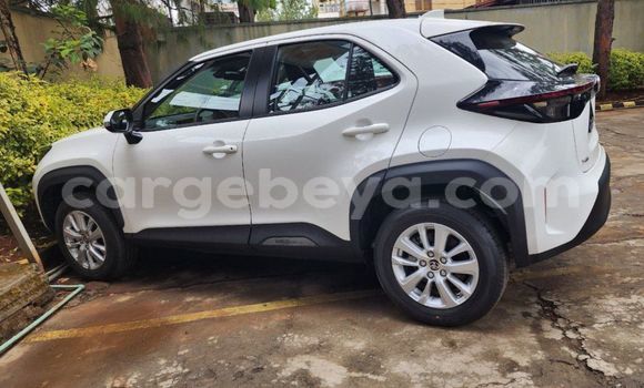 Buy New Toyota Yaris White Car in Addis–Ababa in Ethiopia Buy New Toyota Yaris White Car in Addis–Ababa in Ethiopia