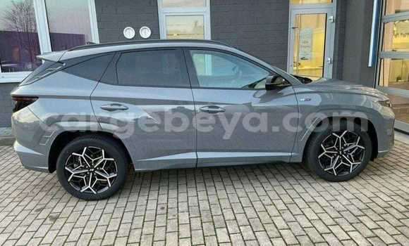 Oofamaa Hyundai Tucson Other Makiinaa iti Addis–Ababa keessatti Ethiopia keessatti Oofamaa Hyundai Tucson Other Makiinaa iti Addis–Ababa keessatti Ethiopia keessatti