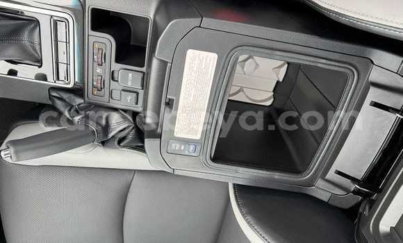 Oofamaa Toyota Highlander Other Makiinaa iti Addis–Ababa keessatti Ethiopia keessatti Oofamaa Toyota Highlander Other Makiinaa iti Addis–Ababa keessatti Ethiopia keessatti