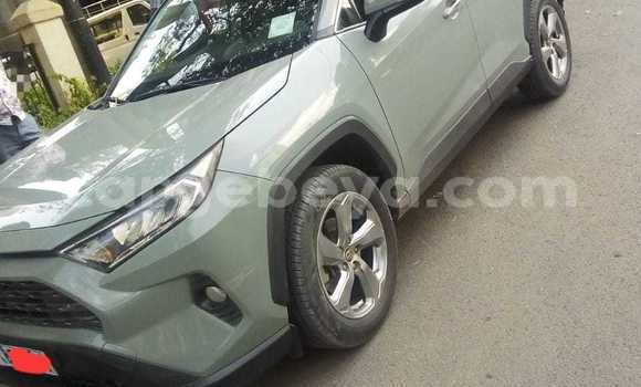 Oofamaa Toyota RAV4 Other Makiinaa iti Addis–Ababa keessatti Ethiopia keessatti Oofamaa Toyota RAV4 Other Makiinaa iti Addis–Ababa keessatti Ethiopia keessatti