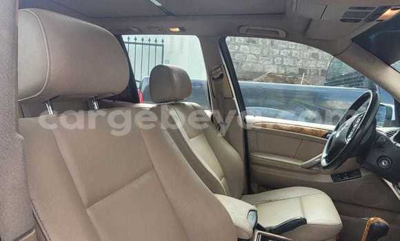 Oofamaa BMW X5 White Makiinaa iti Addis–Ababa keessatti Ethiopia keessatti Oofamaa BMW X5 White Makiinaa iti Addis–Ababa keessatti Ethiopia keessatti