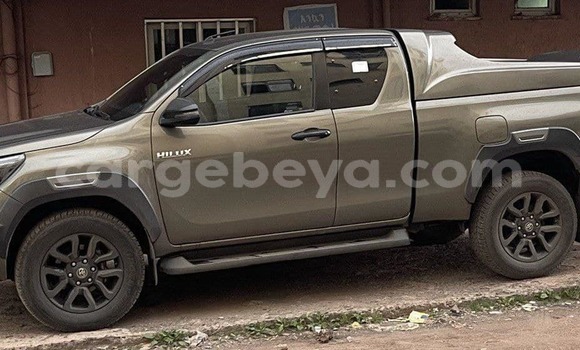 Oofamaa Toyota Hilux Other Makiinaa iti Addis–Ababa keessatti Ethiopia keessatti Oofamaa Toyota Hilux Other Makiinaa iti Addis–Ababa keessatti Ethiopia keessatti