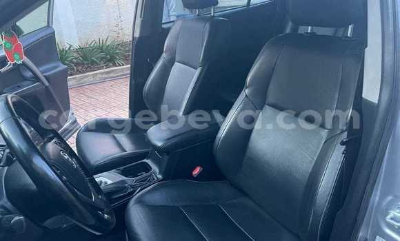 Oofamaa Toyota RAV4 Other Makiinaa iti Addis–Ababa keessatti Ethiopia keessatti Oofamaa Toyota RAV4 Other Makiinaa iti Addis–Ababa keessatti Ethiopia keessatti