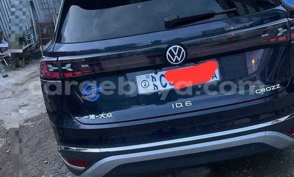 Oofamaa Volkswagen Caddy Black Makiinaa iti Addis–Ababa keessatti Ethiopia keessatti Oofamaa Volkswagen Caddy Black Makiinaa iti Addis–Ababa keessatti Ethiopia keessatti