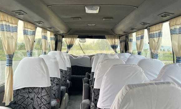 Oofamaa Toyota Dyna White Netiree iti Addis–Ababa keessatti Ethiopia keessatti Oofamaa Toyota Dyna White Netiree iti Addis–Ababa keessatti Ethiopia keessatti