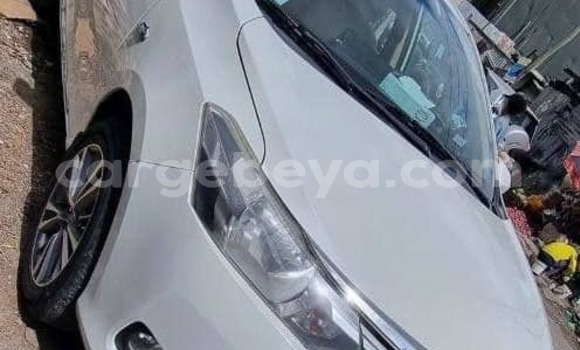 Buy Used Toyota Yaris White Car in Addis 'Alem in Amhara