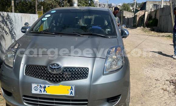 ይግዙ ያገለገለ Toyota Yaris ሌላ መኪና በ አዲስ አበባ በ ኢትዮጵያ