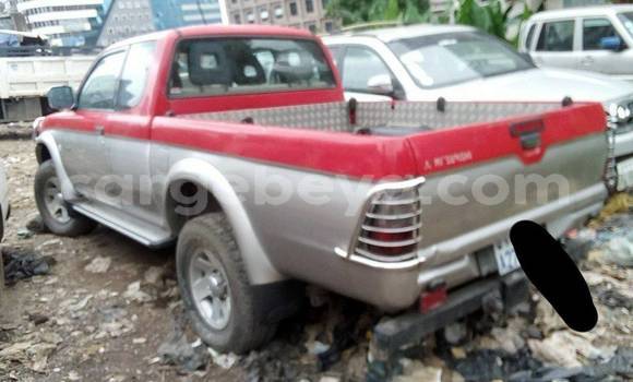 Acheter Occasion Voiture Mitsubishi L200 Rouge à Addis Ababa, Ethiopie Acheter Occasion Voiture Mitsubishi L200 Rouge à Addis Ababa, Ethiopie