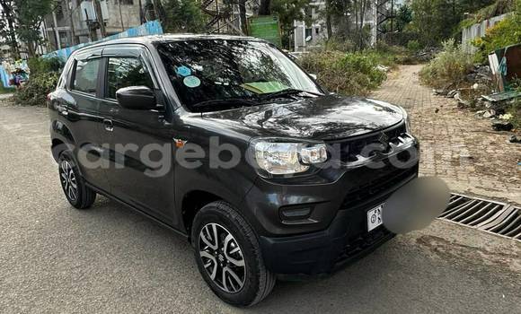 Acheter Occasion Voiture Suzuki Spacia Noir à Addis Ababa, Ethiopie Acheter Occasion Voiture Suzuki Spacia Noir à Addis Ababa, Ethiopie