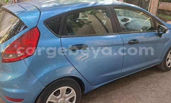Acheter Occasion Voiture Ford Fiesta Bleu à Addis Ababa, Ethiopie Acheter Occasion Voiture Ford Fiesta Bleu à Addis Ababa, Ethiopie