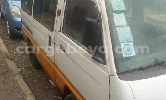 Acheter Occasion Voiture Dacia 1300 Blanc à Addis Ababa, Ethiopie Acheter Occasion Voiture Dacia 1300 Blanc à Addis Ababa, Ethiopie