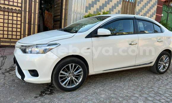 Acheter Occasion Voiture Toyota Yaris Blanc à Addis Ababa, Ethiopie Acheter Occasion Voiture Toyota Yaris Blanc à Addis Ababa, Ethiopie