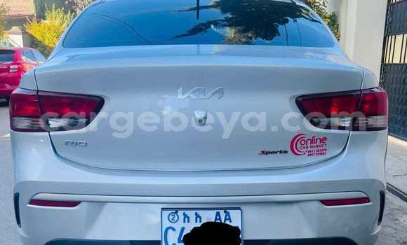 Acheter Occasion Voiture Kia Rio Blanc à Addis Ababa, Ethiopie Acheter Occasion Voiture Kia Rio Blanc à Addis Ababa, Ethiopie