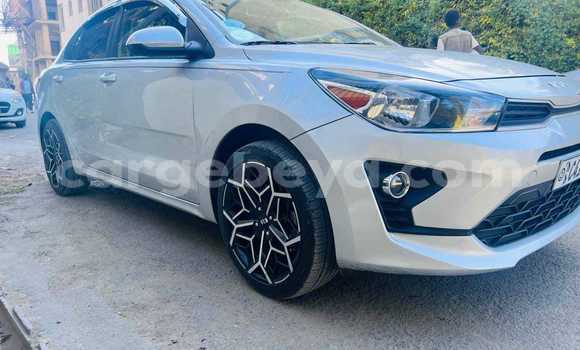 Acheter Occasion Voiture Kia Rio Blanc à Addis Ababa, Ethiopie Acheter Occasion Voiture Kia Rio Blanc à Addis Ababa, Ethiopie